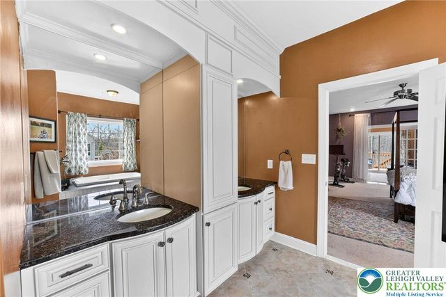 210 Sonny Drive, Bushkill Twp, PA 18091