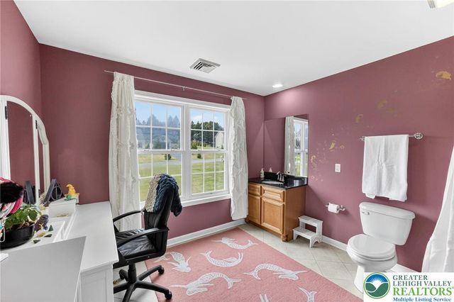 210 Sonny Drive, Bushkill Twp, PA 18091