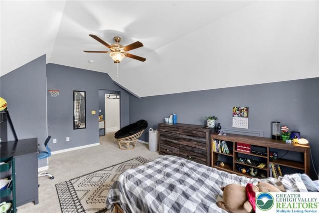 210 Sonny Drive, Bushkill Twp, PA 18091