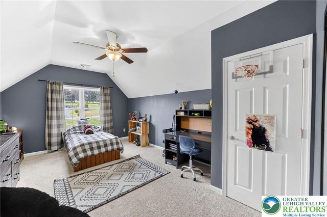 210 Sonny Drive, Bushkill Twp, PA 18091