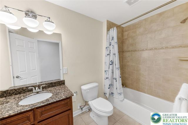 210 Sonny Drive, Bushkill Twp, PA 18091