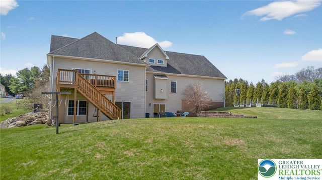 210 Sonny Drive, Bushkill Twp, PA 18091
