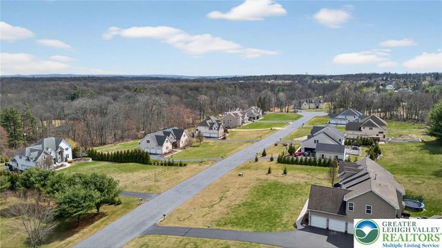210 Sonny Drive, Bushkill Twp, PA 18091