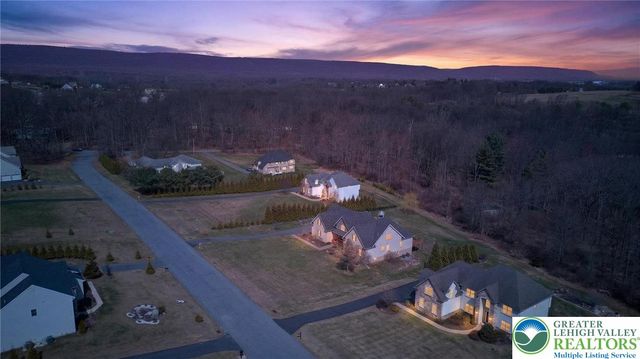 210 Sonny Drive, Bushkill Twp, PA 18091