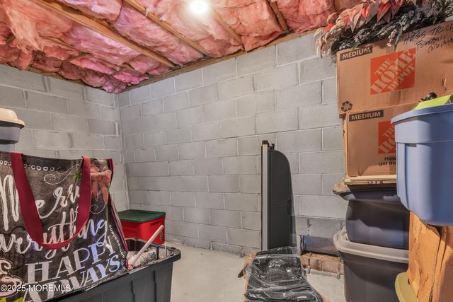 33 Sand Creek Lane, Toms River, NJ 08753