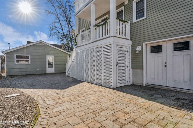 33 Sand Creek Lane, Toms River, NJ 08753