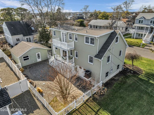 33 Sand Creek Lane, Toms River, NJ 08753