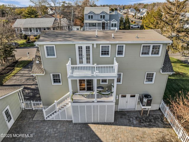 33 Sand Creek Lane, Toms River, NJ 08753