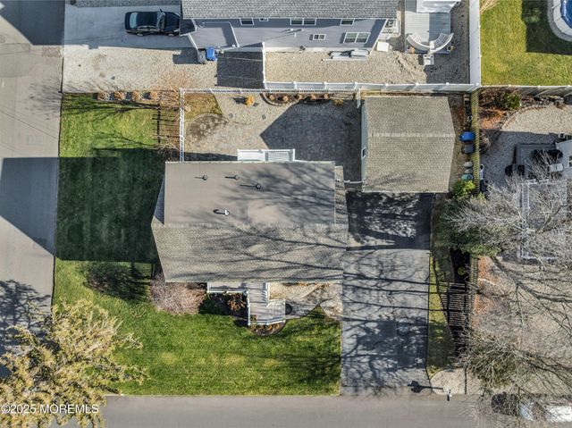 33 Sand Creek Lane, Toms River, NJ 08753