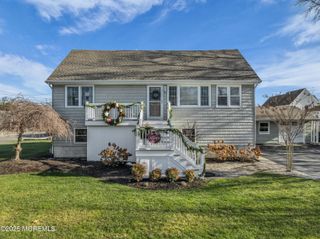 33 Sand Creek Lane, Toms River, NJ 08753
