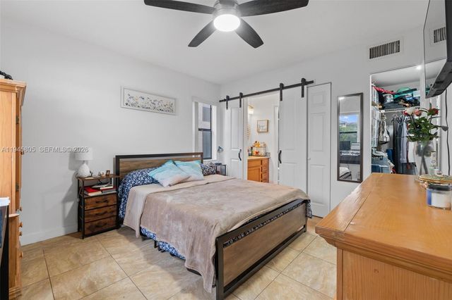 10005 S Winding Lake Rd 106, Sunrise, FL 33351