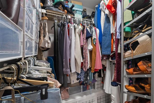 10005 S Winding Lake Rd 106, Sunrise, FL 33351