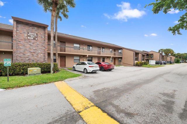 10005 S Winding Lake Rd 106, Sunrise, FL 33351