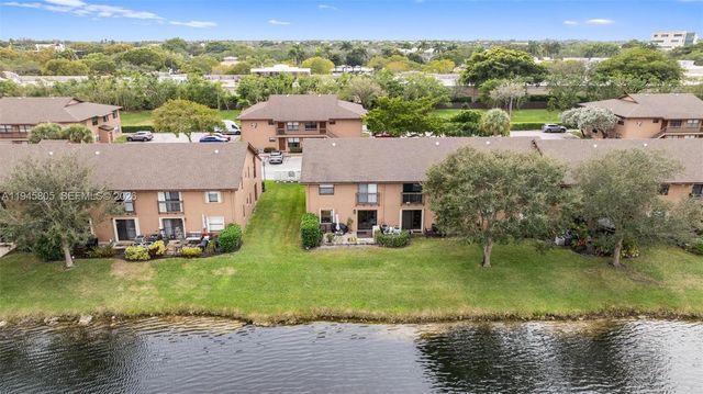 10005 S Winding Lake Rd 106, Sunrise, FL 33351