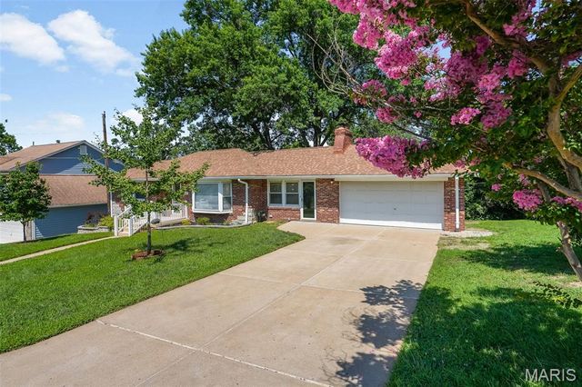 3611 Forest Dale Drive, St Louis, MO 63125