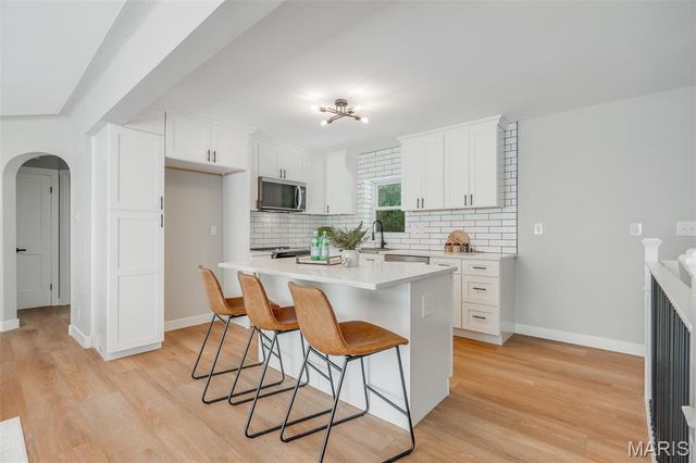 3611 Forest Dale Drive, St Louis, MO 63125