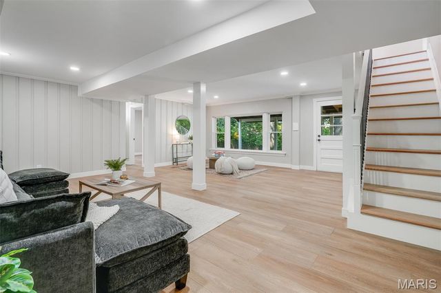 3611 Forest Dale Drive, St Louis, MO 63125