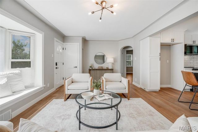 3611 Forest Dale Drive, St Louis, MO 63125