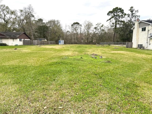 1317 Oak Hollow Drive, Dickinson, TX 77539