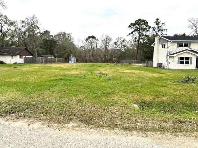 1317 Oak Hollow Drive, Dickinson, TX 77539