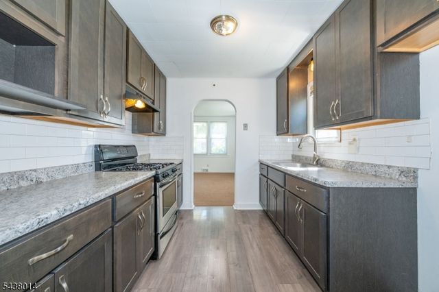 67 Stuyvesant Court, Clifton City, NJ 07013