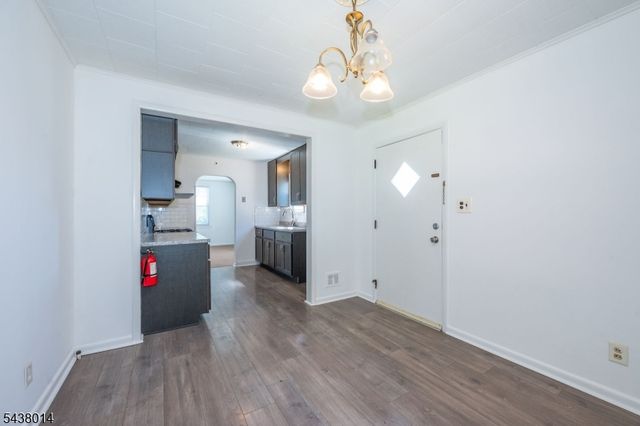 67 Stuyvesant Court, Clifton City, NJ 07013