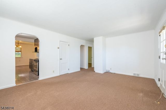 67 Stuyvesant Court, Clifton City, NJ 07013