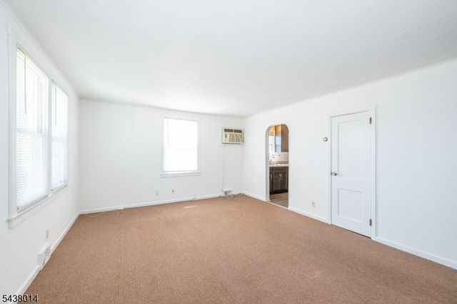 67 Stuyvesant Court, Clifton City, NJ 07013