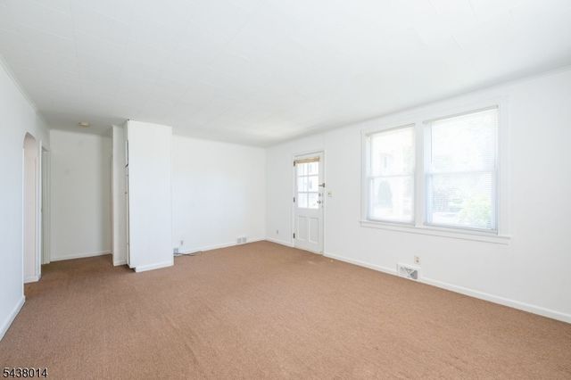 67 Stuyvesant Court, Clifton City, NJ 07013