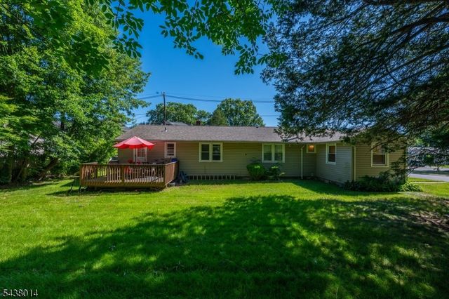 67 Stuyvesant Court, Clifton City, NJ 07013