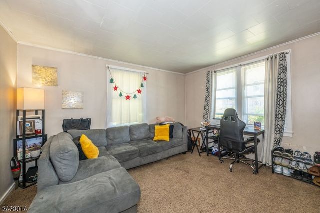 67 Stuyvesant Court, Clifton City, NJ 07013