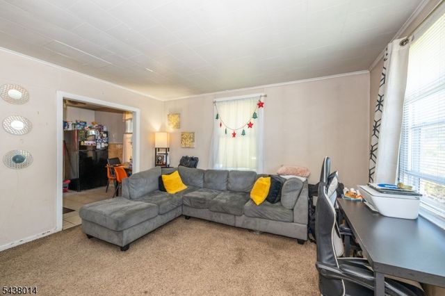 67 Stuyvesant Court, Clifton City, NJ 07013