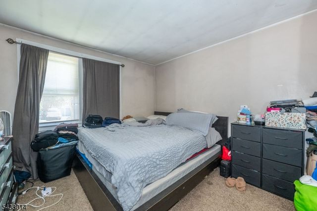 67 Stuyvesant Court, Clifton City, NJ 07013