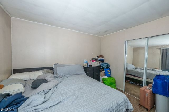 67 Stuyvesant Court, Clifton City, NJ 07013