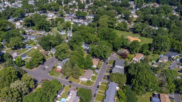 67 Stuyvesant Court, Clifton City, NJ 07013