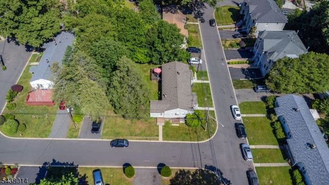 67 Stuyvesant Court, Clifton City, NJ 07013