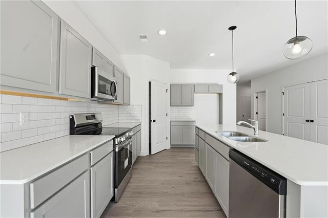 20518 Newcastle Street, Spring Hill, KS 66083