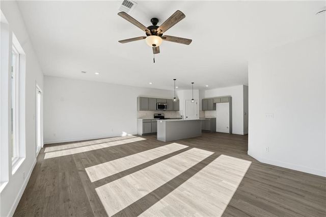 20518 Newcastle Street, Spring Hill, KS 66083