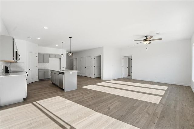 20518 Newcastle Street, Spring Hill, KS 66083