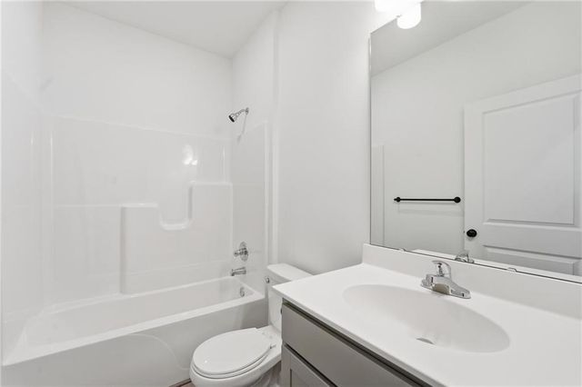 20518 Newcastle Street, Spring Hill, KS 66083