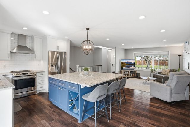 9421 83rd Street S, Cottage Grove, MN 55016