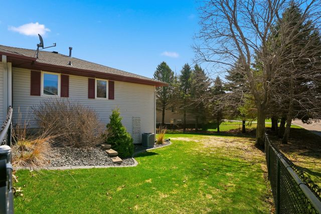 9421 83rd Street S, Cottage Grove, MN 55016