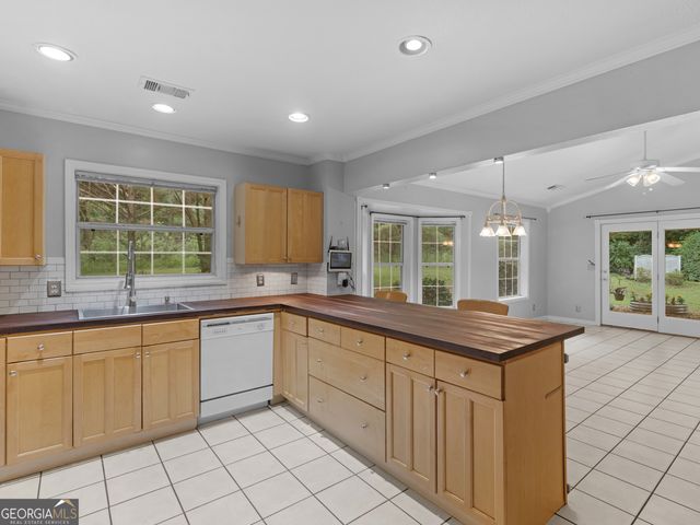 1331 Christian Circle SE, Conyers, GA 30013