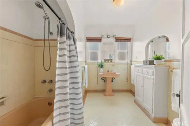 2692 San Francisco Avenue, Long Beach, CA 90806