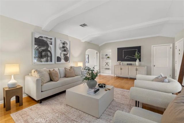 2692 San Francisco Avenue, Long Beach, CA 90806