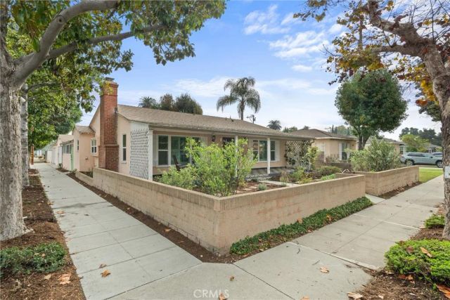 2692 San Francisco Avenue, Long Beach, CA 90806