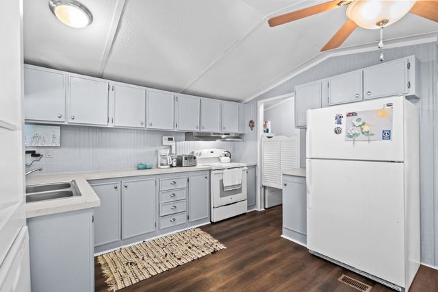 1017 Foxfire Dr., North Myrtle Beach, SC 29582