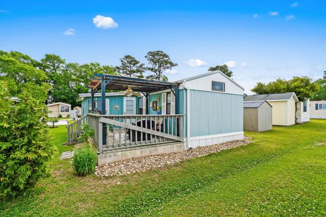 1017 Foxfire Dr., North Myrtle Beach, SC 29582