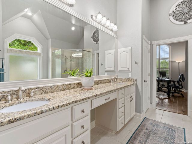 5 Westminster Ct, San Antonio, TX 78257