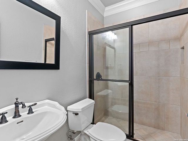 5 Westminster Ct, San Antonio, TX 78257